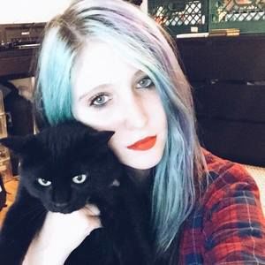 Meet your Posher, Mallory