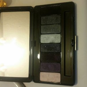 Kat Von D True Romance Eyeshadow Palette- Sinner