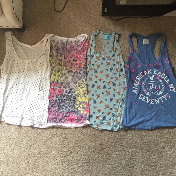4 pack of American eagle tank tops