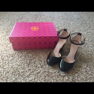 Tory Burch Thames black patent wedge sandal, 5.5