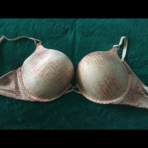 Miraculous Plunge 34DD Victoria's Secret bra