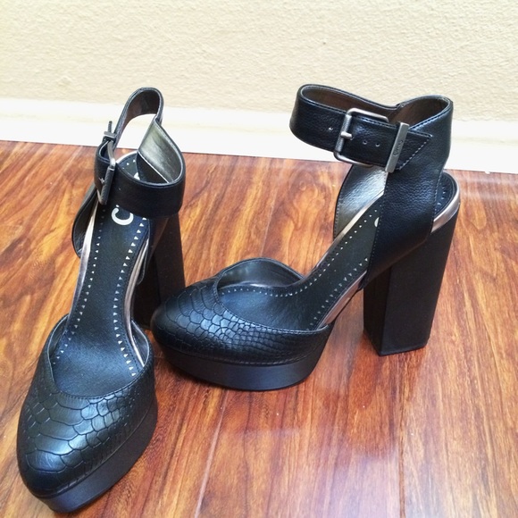 New* Sam Edelman Chunky Heels