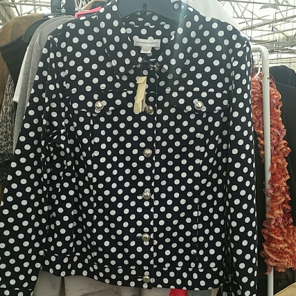 Black wite dots