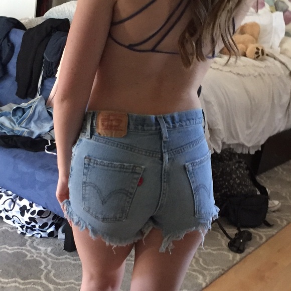 Levi Blue Jean shorts - Picture 3 of 4