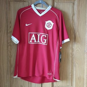 Men's Manchester United AIG jersey Size M NWT