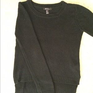 Black crew neck sweater