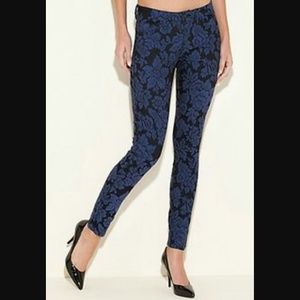 Patterned Guess Jeans