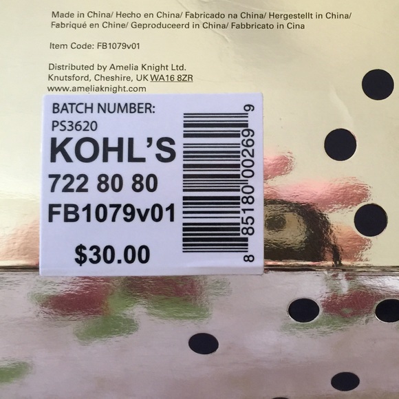 Makeup - Picture 3 of 3