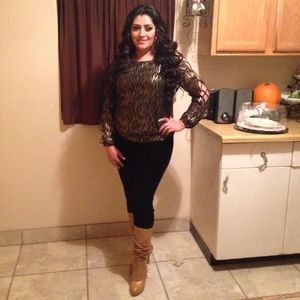 Meet your Posher, Monica