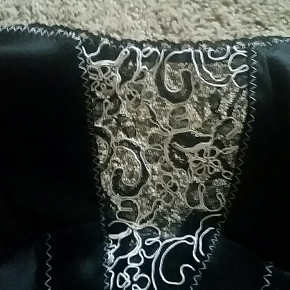 CACHE Black Satin Top - Picture 3 of 3