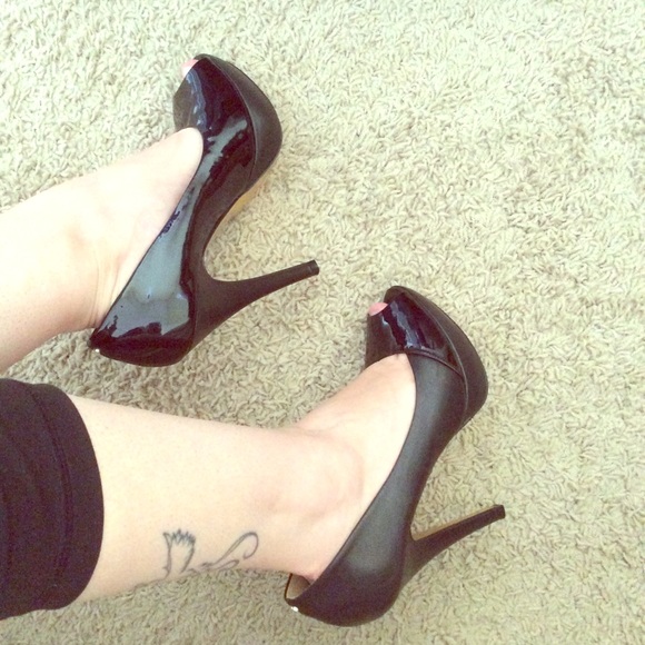 Ted Baker Zsofia black pumps