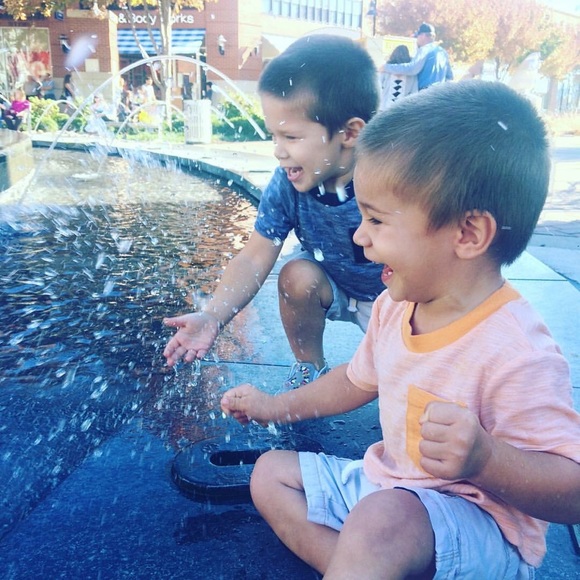 Meet Your Posher. - Picture 2 of 4