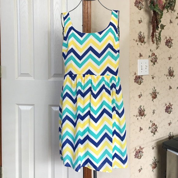 Fun Chevron Dress - Picture 1 of 2