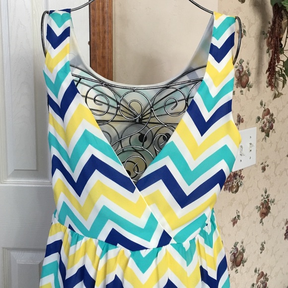 Fun Chevron Dress - Picture 2 of 2