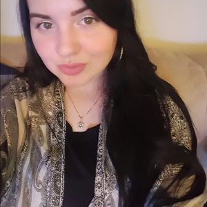 Meet your Posher, Madeline