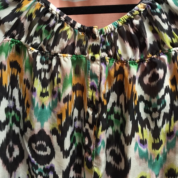 Bright pattern top - Picture 3 of 3