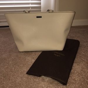 Excellent condition Kate Spade Handbag.