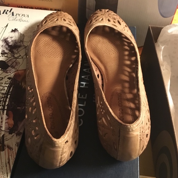 Brand new - floral cutout ballet flats