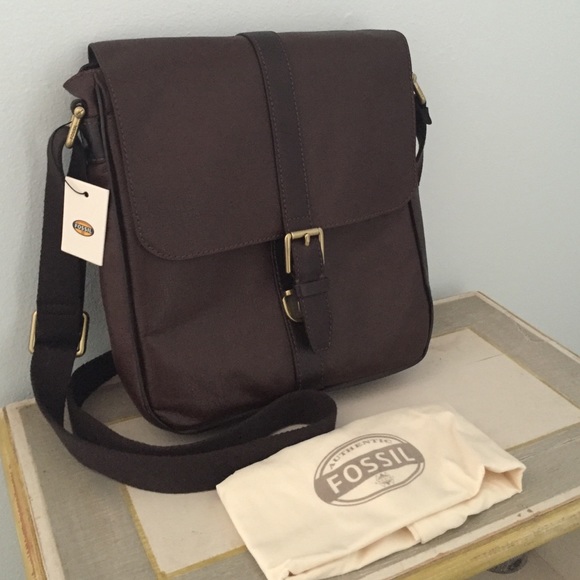 Fossil Handbags - Closing closet sale! Fossil Estate City Bag