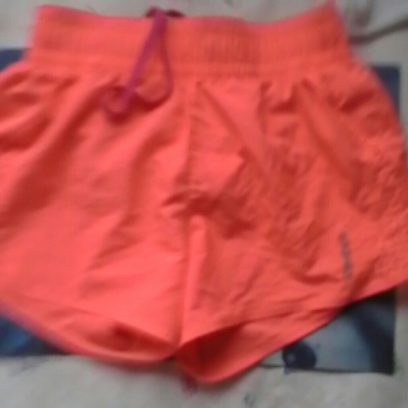 Reebok play drifit shorts - Picture 2 of 4