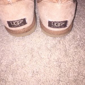Short tan UGG boots