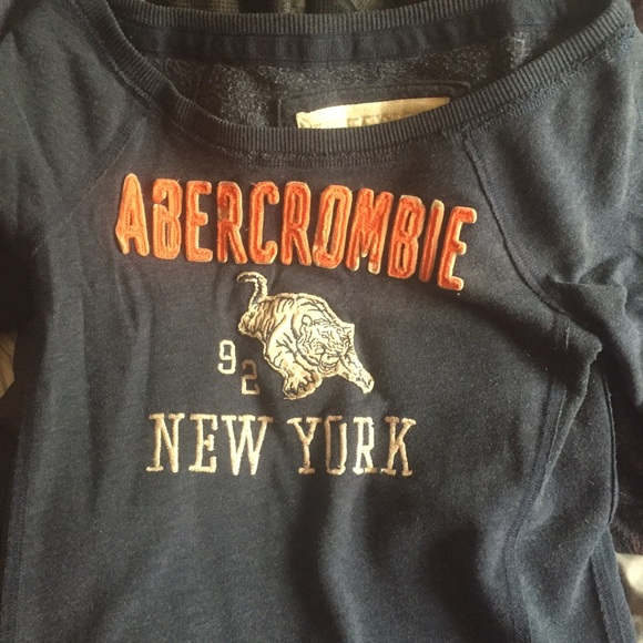 🎀A&F SWEATSHIRT