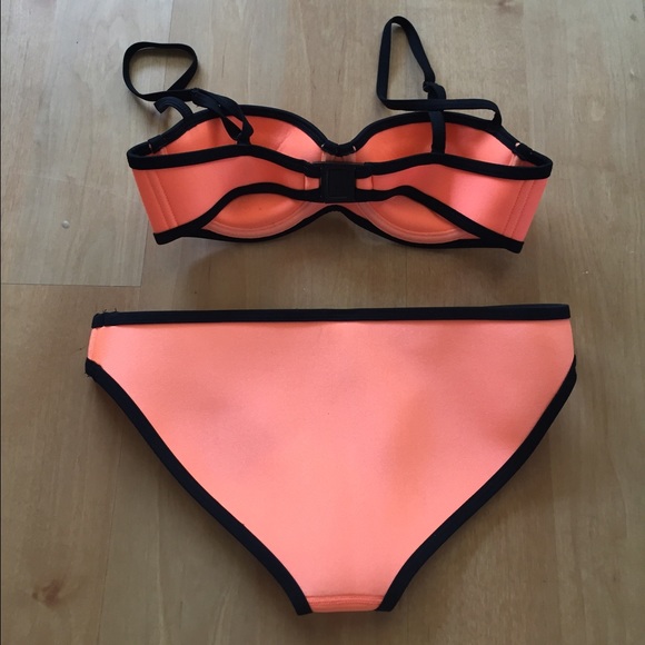 Triangle swimsuit - Picture 2 of 2