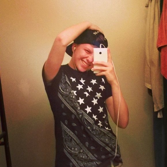 Meet your Posher, Cody