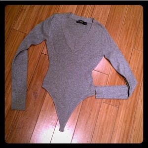 V neck long sleeves bodysuit