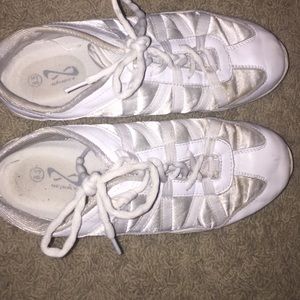 nfinity cheer shoes
