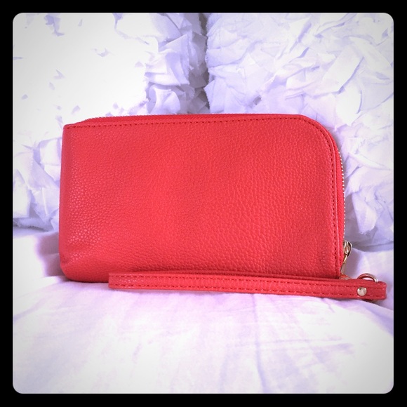Banana Republic Wristlet w Phone Charger