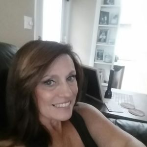 Meet your Posher, Lois