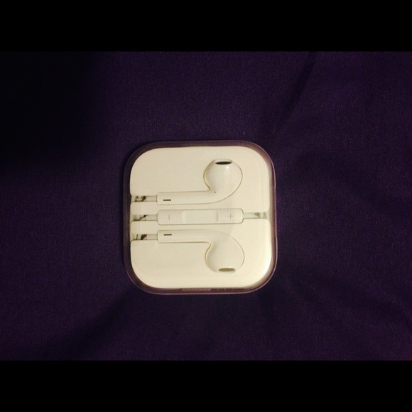 Apple ear phones - Picture 1 of 2