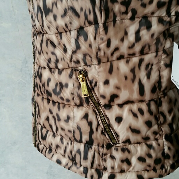 PRICE DROP! NWT Calvin Klein Vest - Picture 3 of 4