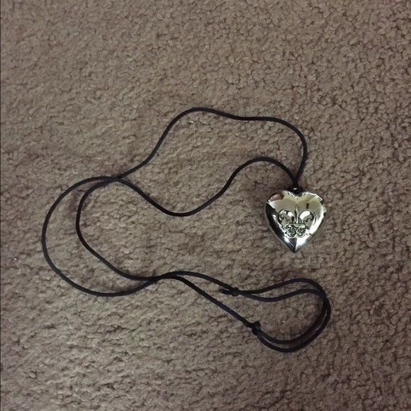 Perfume outspoken by Fergie locket