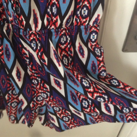 patterned romper - Picture 3 of 3
