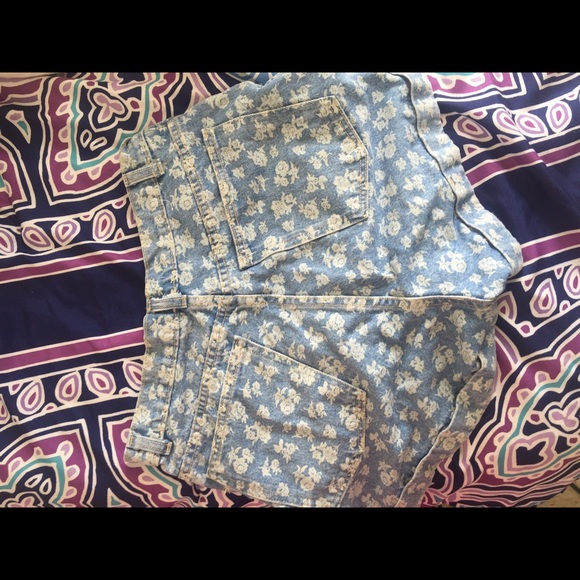 American Apparel high waisted shorts - Picture 2 of 2