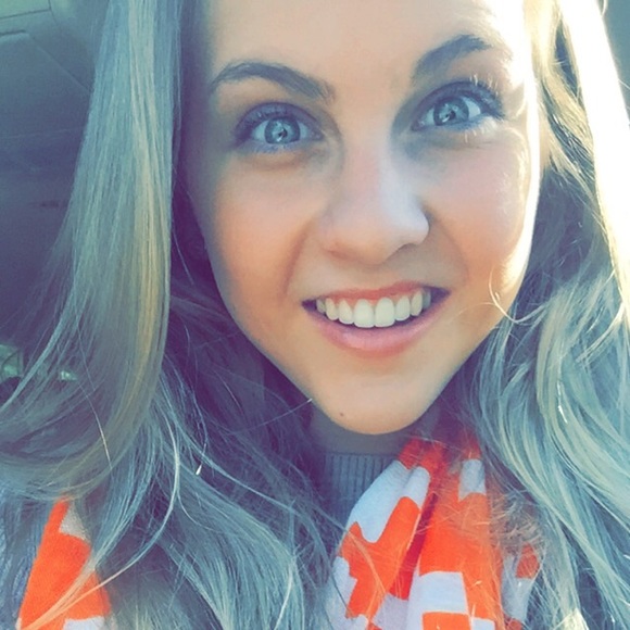 Meet your Posher, Cassidy - Picture 1 of 1