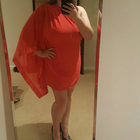 Red one should dress - Picture 4 of 4