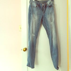 American eagle size 8 distressed jeans