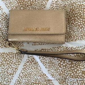 Michael Kors iPhone 5 cellphone case and cc holder
