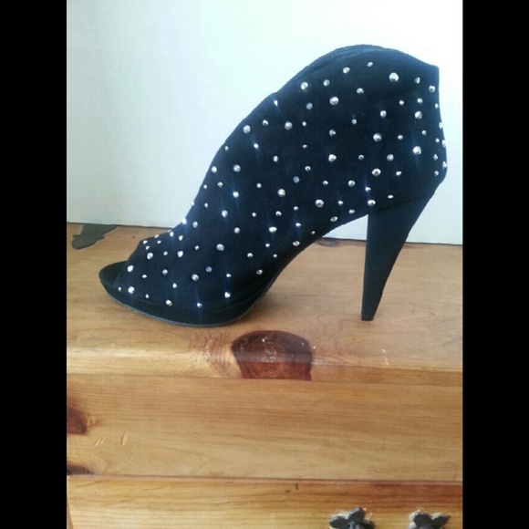 INC Peep toe ankle bootie - Picture 3 of 3