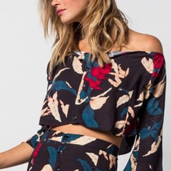 NWT Tularosa Floral button down crop top sz sm