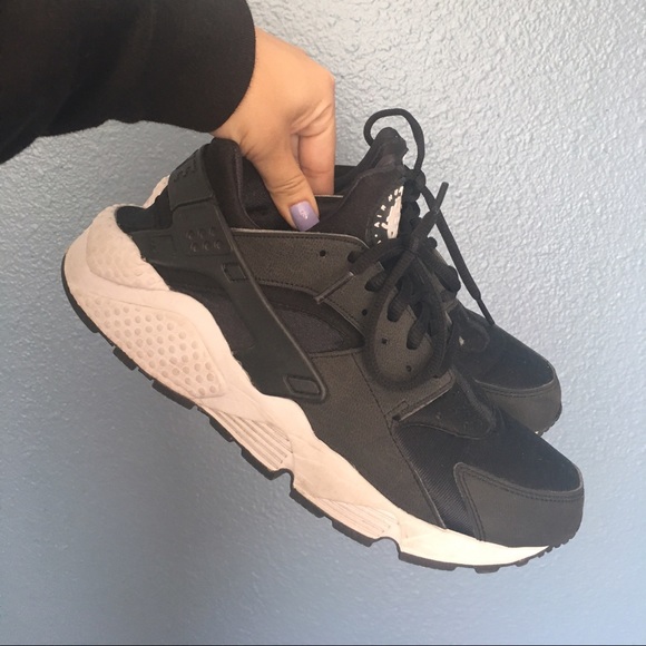 Nike Women Huaraches
