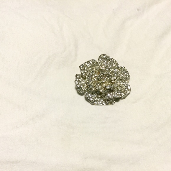 Rhinestone silver tone ring