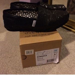 Glitter toms