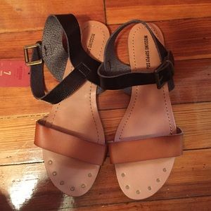 mossimo supply co sandals