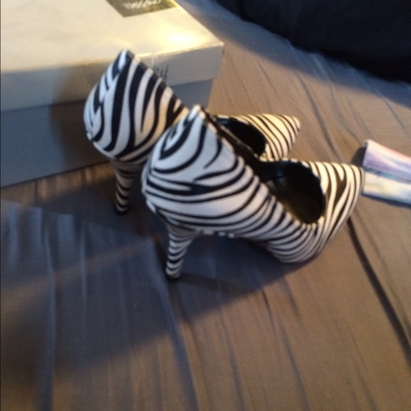 Stilettos - Picture 2 of 3