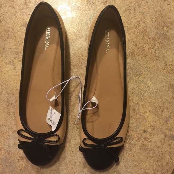 Merona Size 8 Black and Tan Flats with a Cute Bow