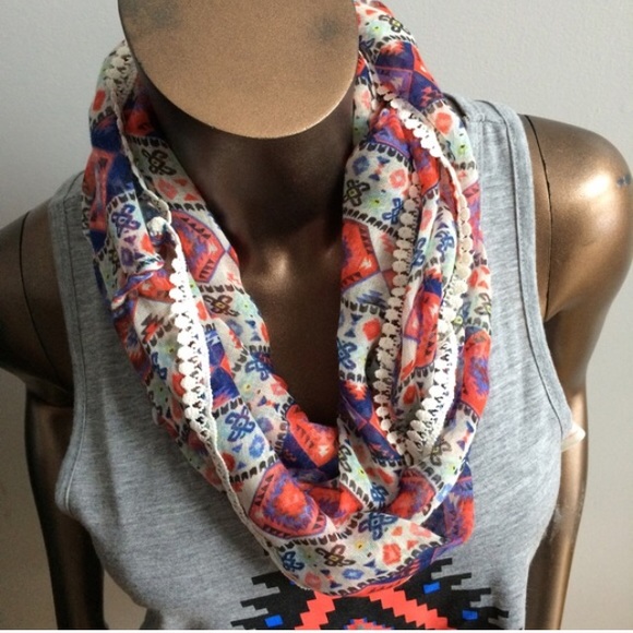 NEW Gray Aztec Print Racerback Tank & Scarf Set - Picture 2 of 3